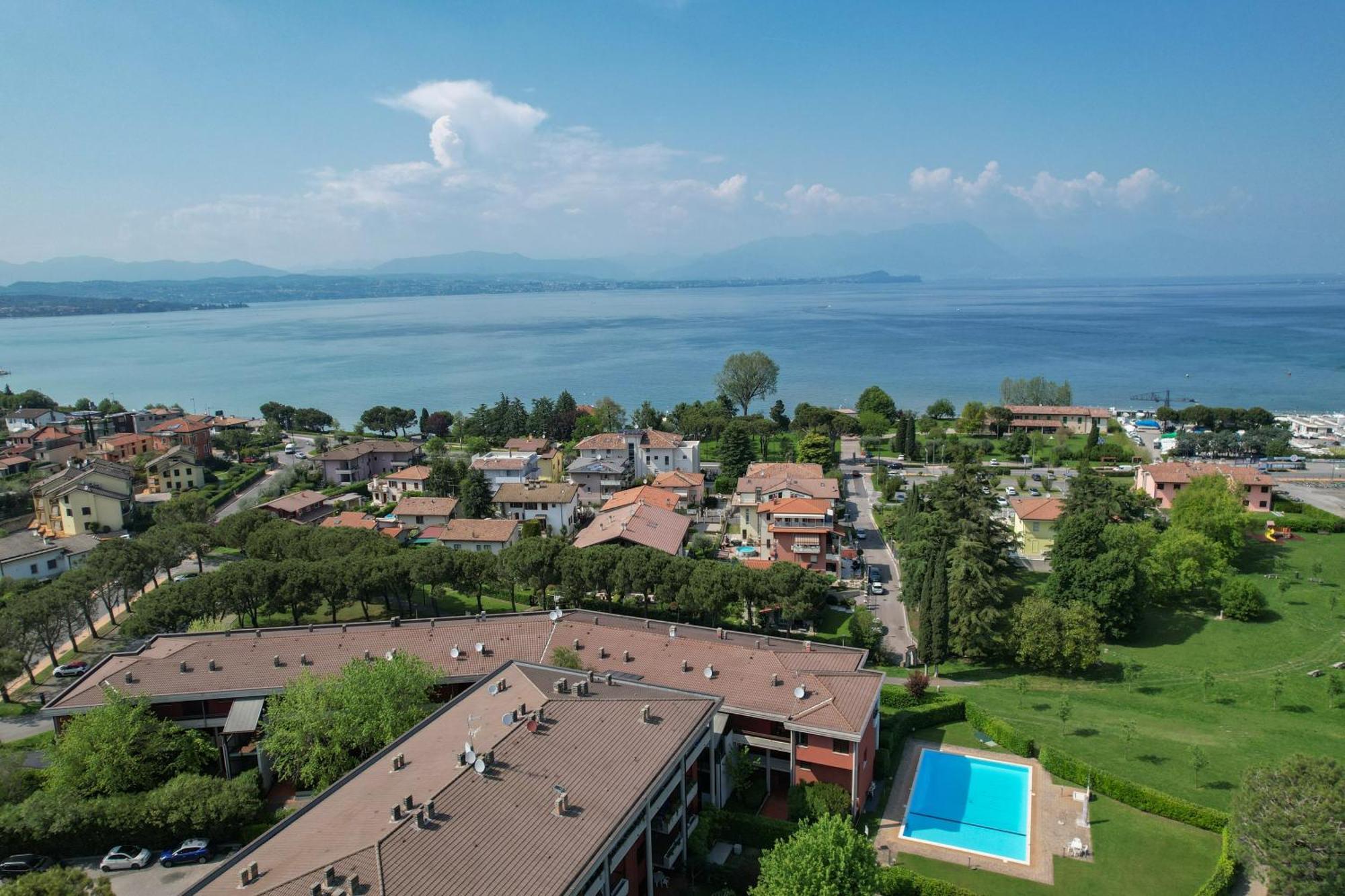 Breeze Apartment ديسينسانو ديل غاردا المظهر الخارجي الصورة