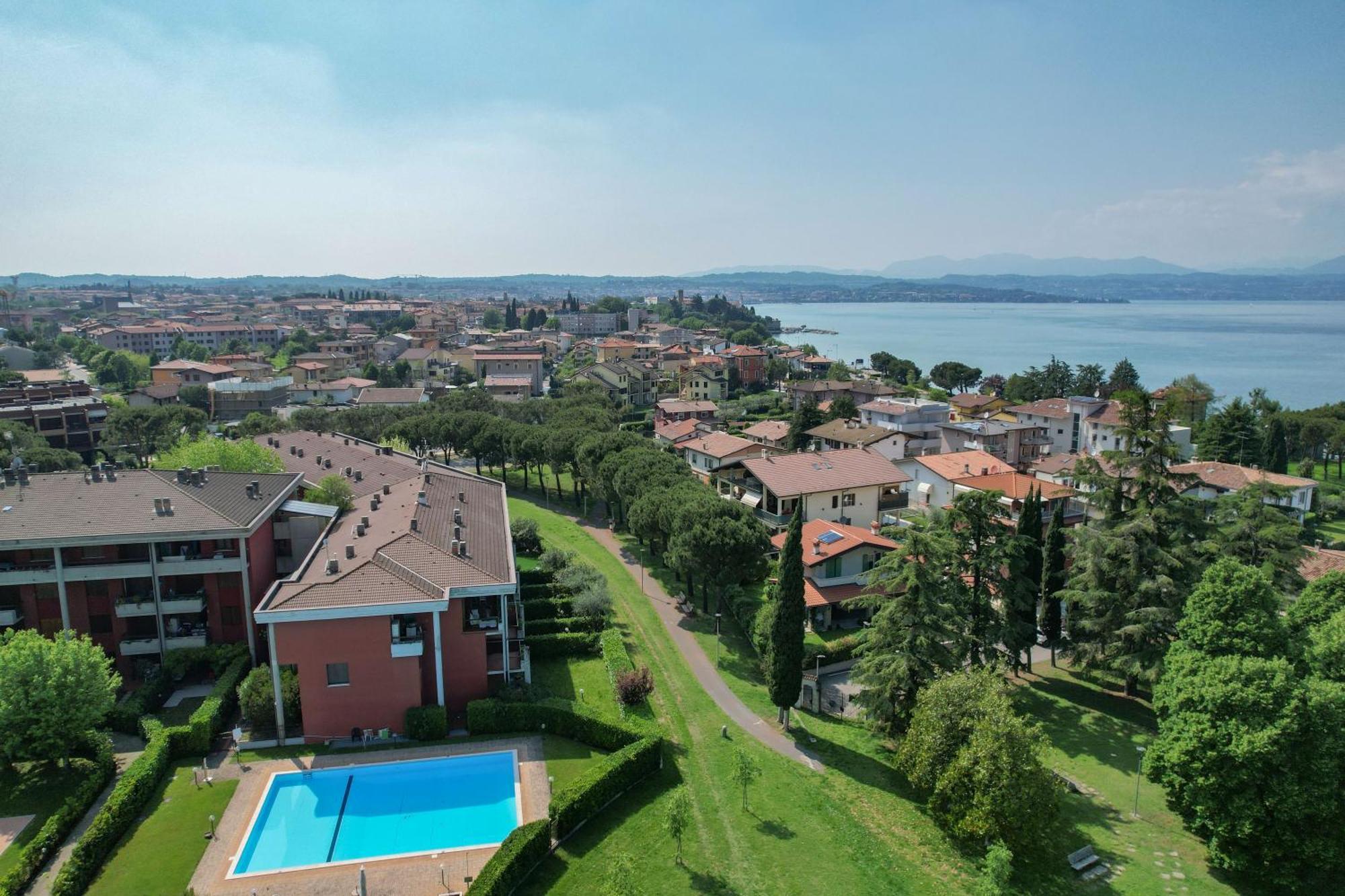 Breeze Apartment ديسينسانو ديل غاردا المظهر الخارجي الصورة