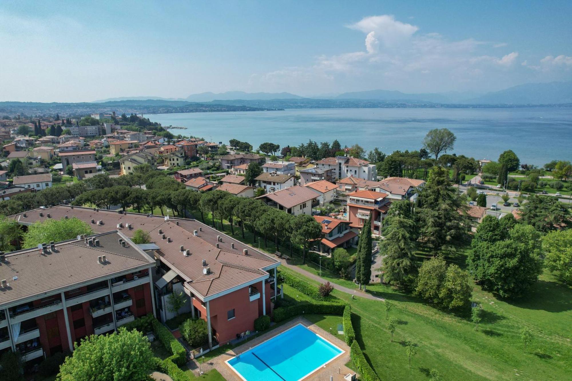Breeze Apartment ديسينسانو ديل غاردا المظهر الخارجي الصورة