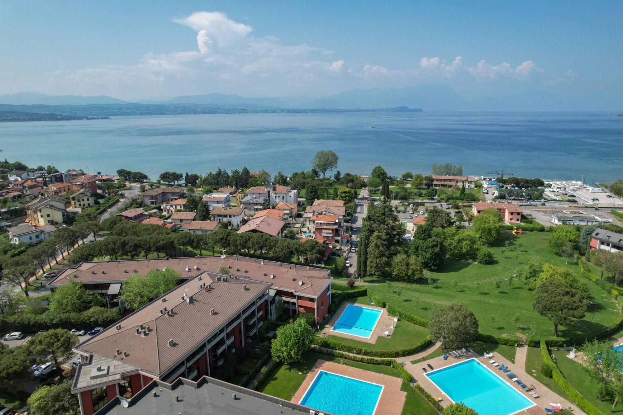 Breeze Apartment ديسينسانو ديل غاردا المظهر الخارجي الصورة