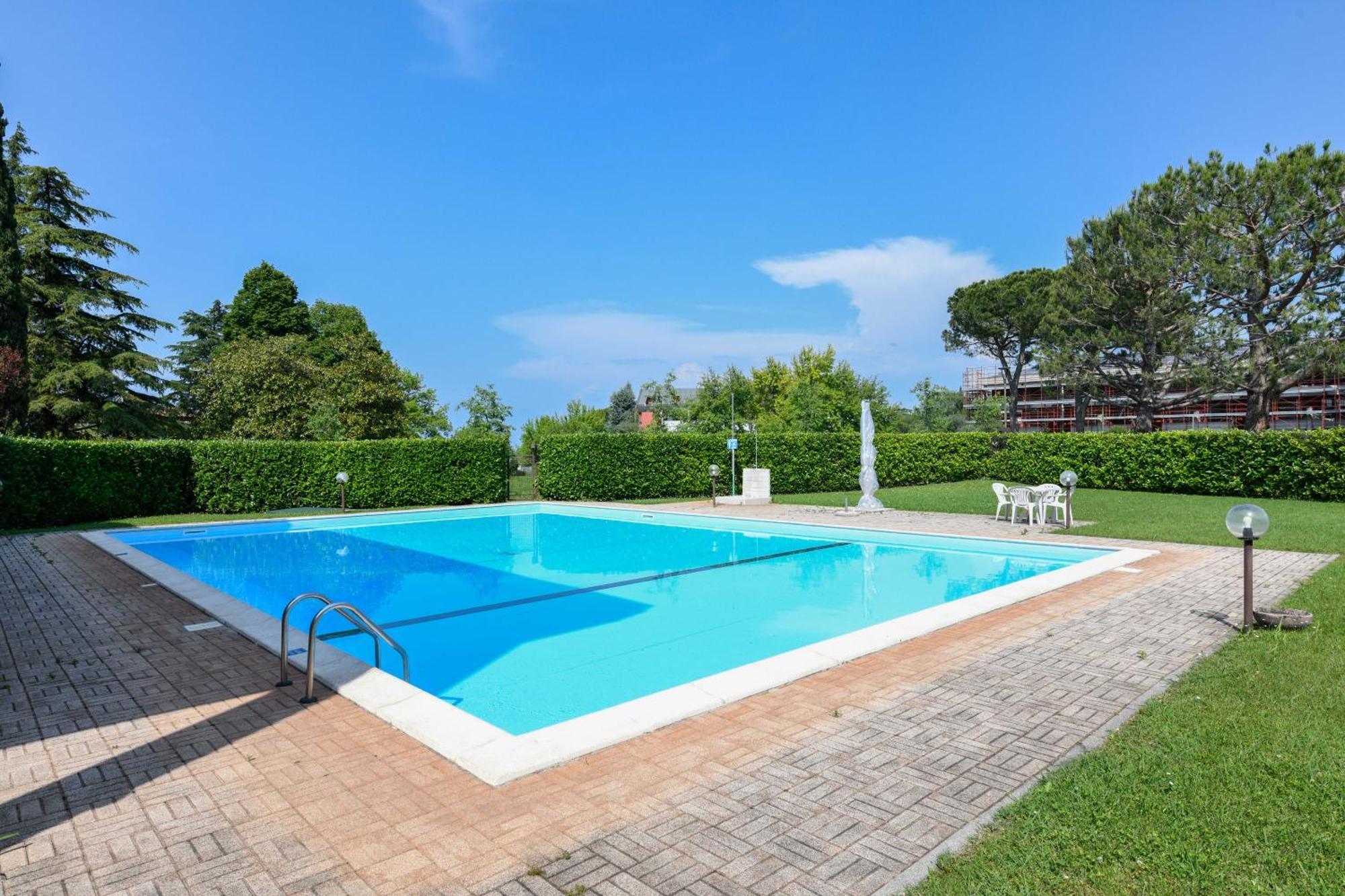 Breeze Apartment ديسينسانو ديل غاردا المظهر الخارجي الصورة